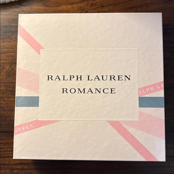 Ralph Lauren Romance 3 piece Gift Set New in presentation box 💋